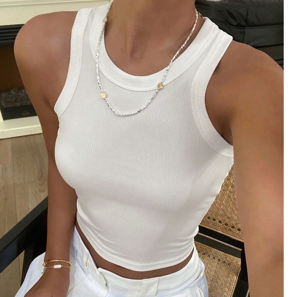 Solid Ribbed Fitted Tank Top - Picture 3 of 7
